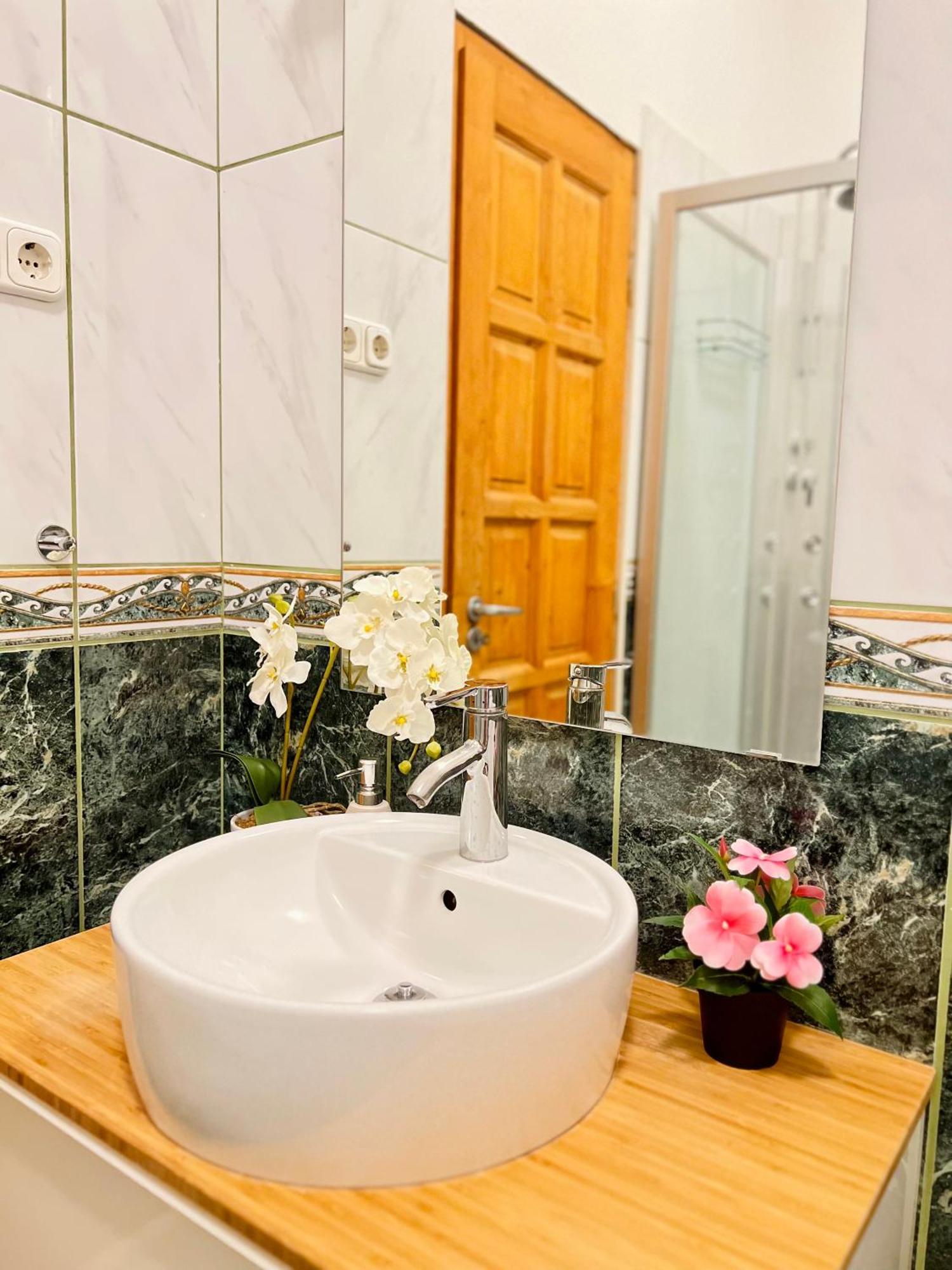Kerepesi 3 - Opposite Keleti Station Apartment Будапеща Екстериор снимка